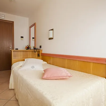 Ambra Hotell 3*